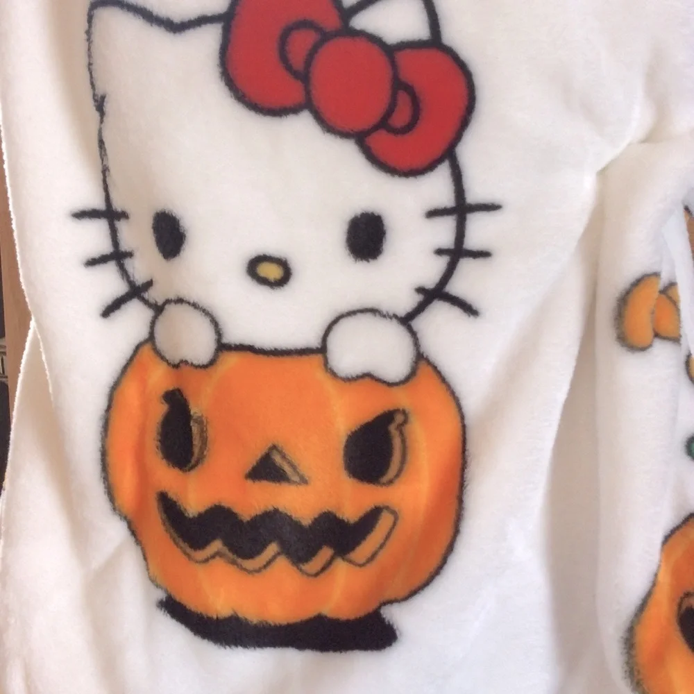 Hello kitty Halloween 🎃 blankets
